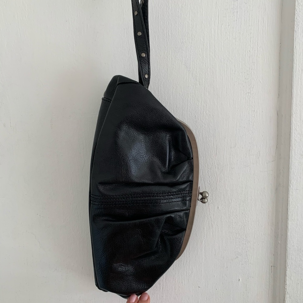 Black clutch
